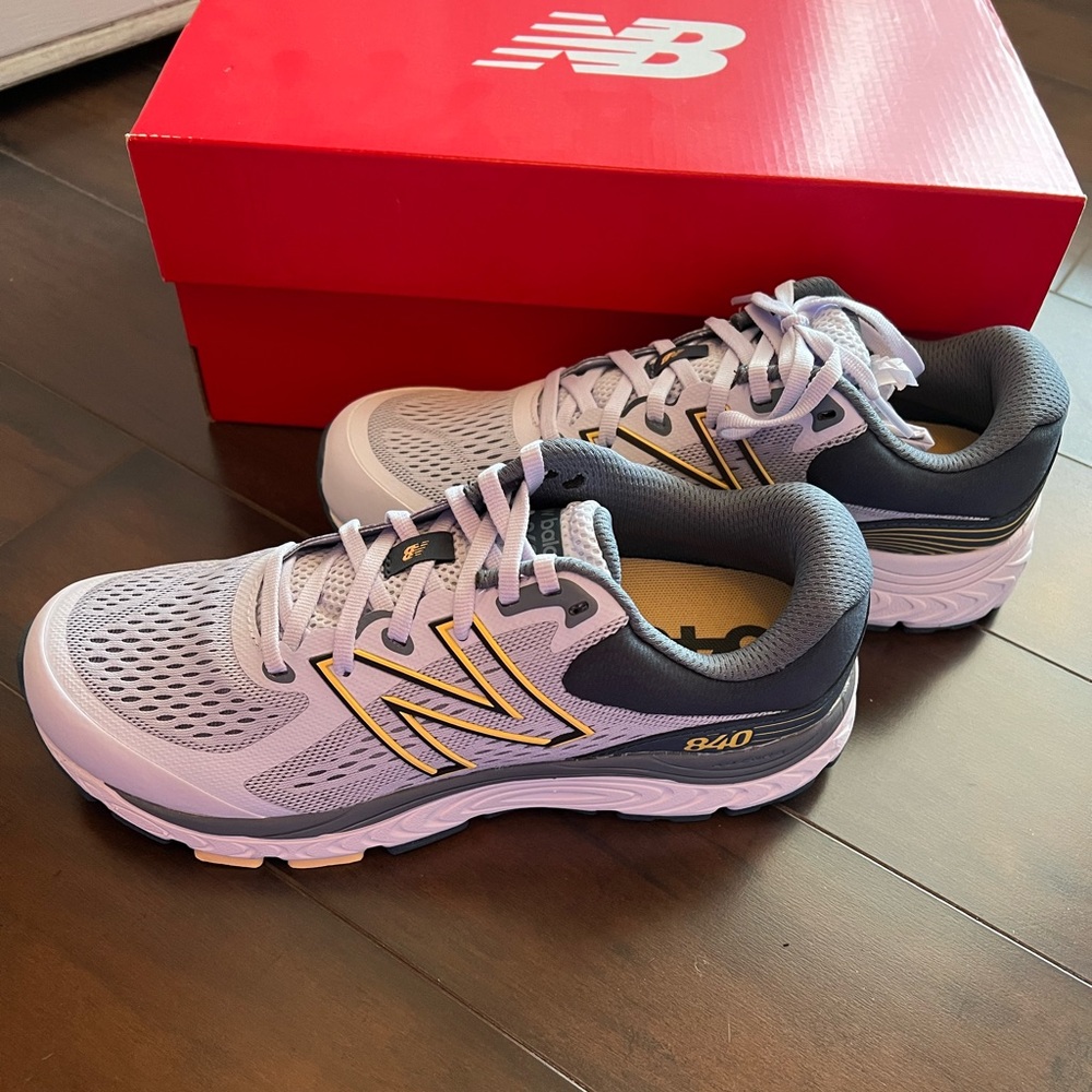BRAND NEW Womens New Balance 840.